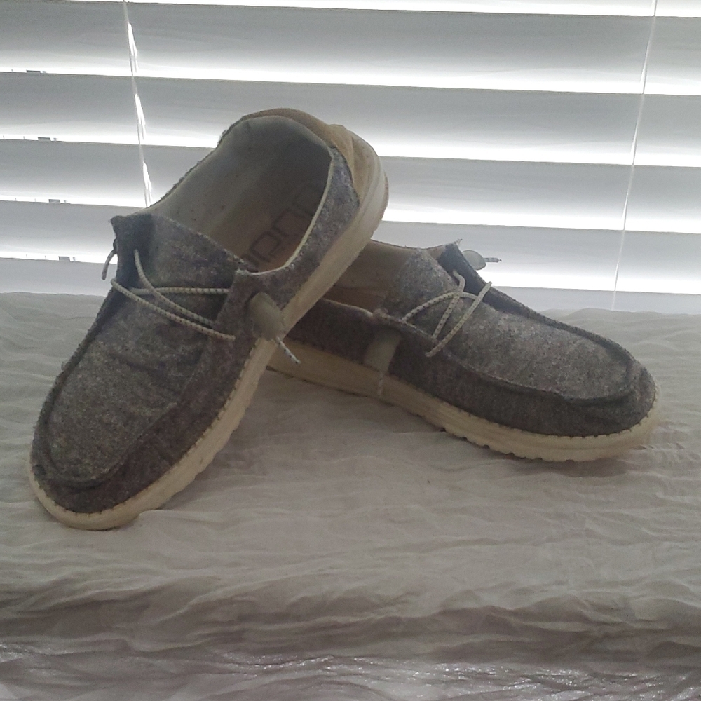 Ladies Gray Casual Shoes HeyDudes Size 8